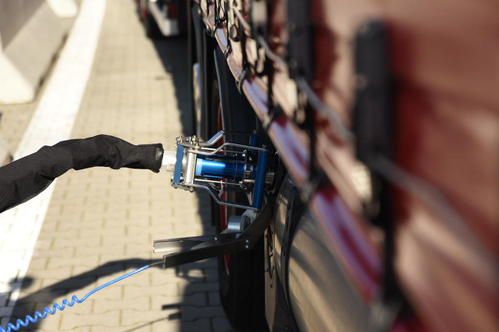 Otvárajú svoje prvé LNG stanice na Slovensku. Stojí za nimi známa značka